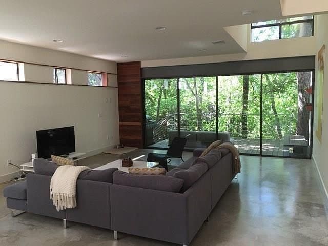 1715 Giles St - Property Image