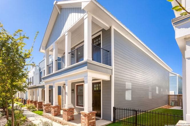311 E Evergreen St - Property Image