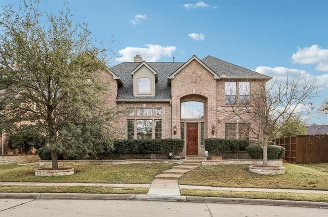 2347 Blackstone Dr - Property Image